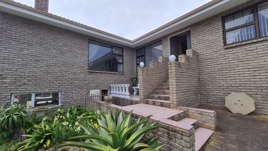 3 Bedroom Property for Sale in Dana Bay Western Cape